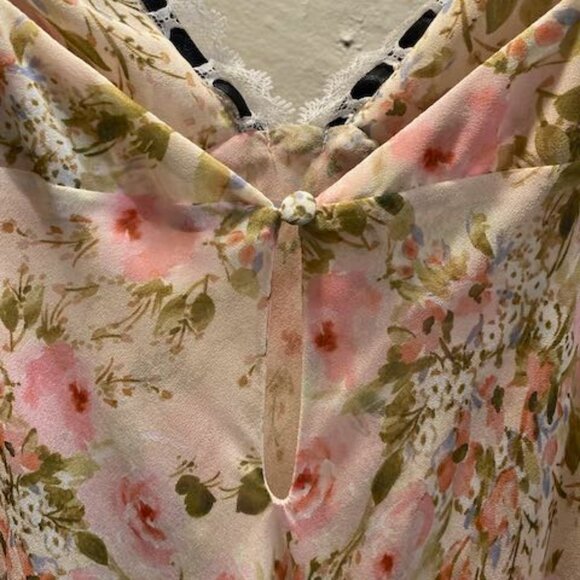 Emmaline Floral Lace Trim Maxi Dress - Picture 9 of 12